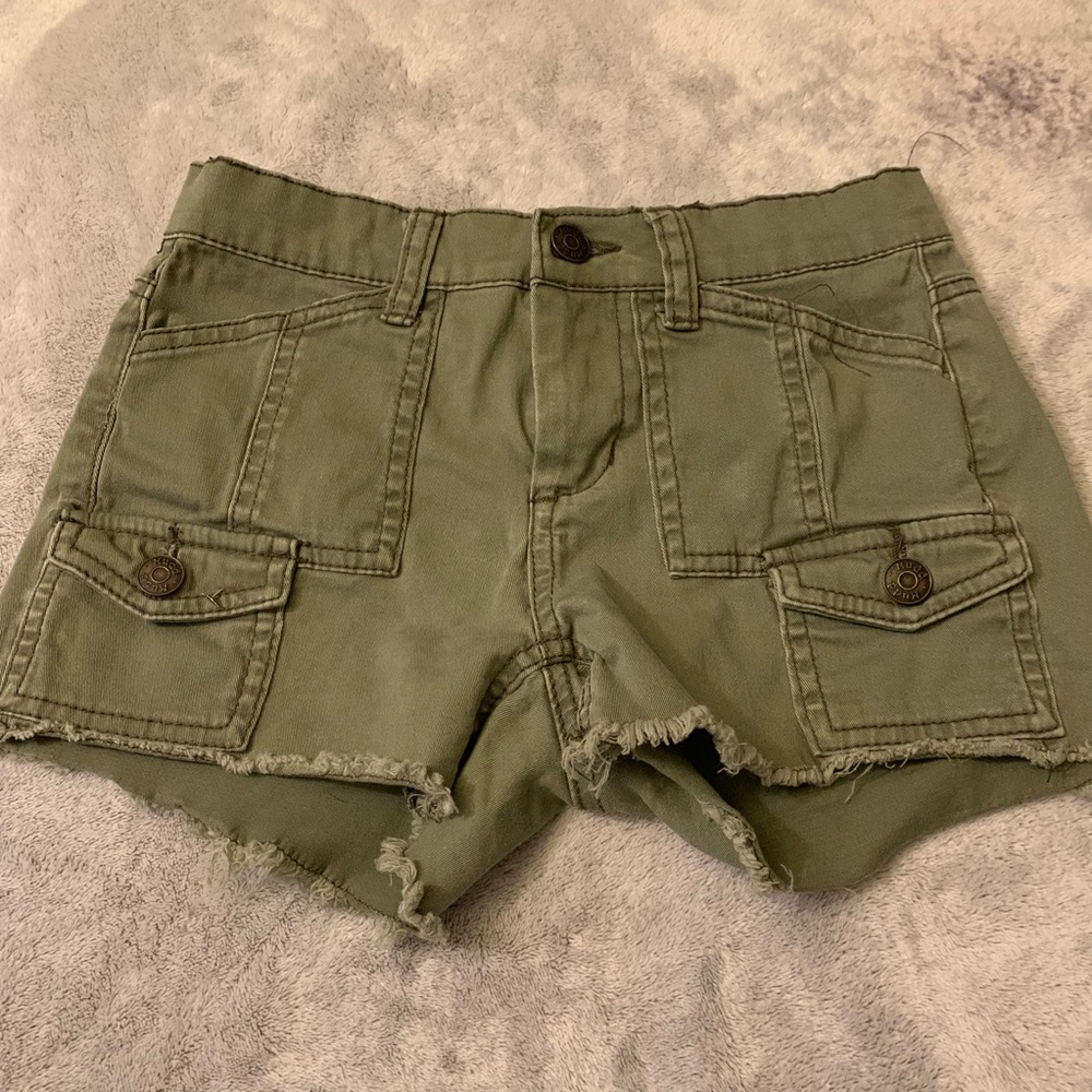 Muddy olive Shorts